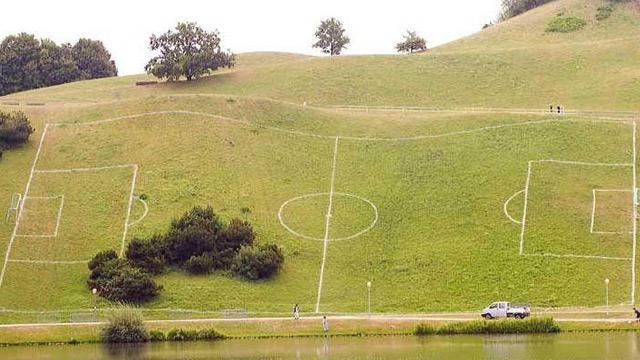 Dünyanın en ilginç futbol sahaları