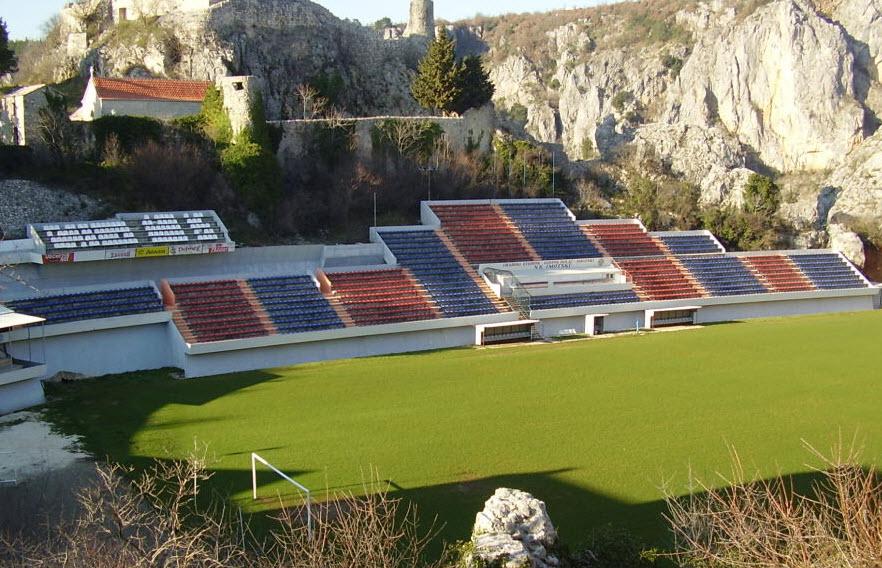 Dünyanın en ilginç futbol sahaları