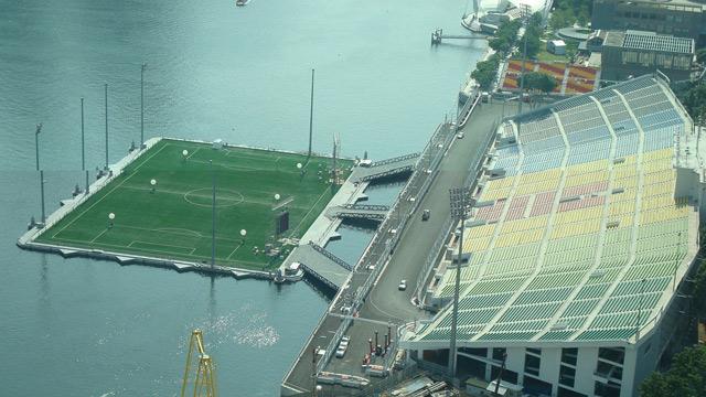 Dünyanın en ilginç futbol sahaları