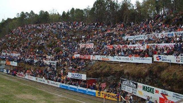 Dünyanın en ilginç futbol sahaları