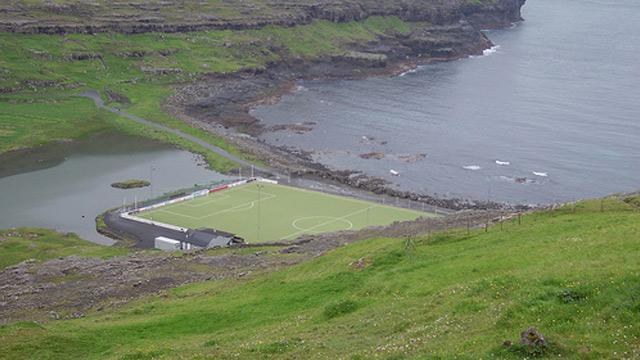 Dünyanın en ilginç futbol sahaları
