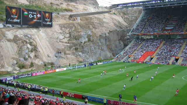 Dünyanın en ilginç futbol sahaları