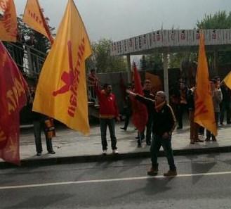 Galatasaraylı taraftarlar TFF binasına yürüdü