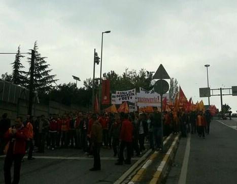 Galatasaraylı taraftarlar TFF binasına yürüdü