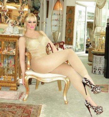 Kedicik Tülay Kumaşçı'dan olay pozlar