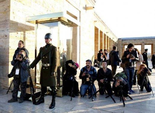 Anıtkabir gece yarısına kadar görüntülendi