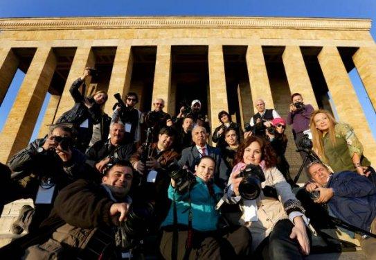 Anıtkabir gece yarısına kadar görüntülendi