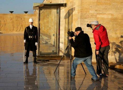 Anıtkabir gece yarısına kadar görüntülendi