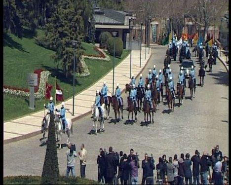 Letonya Cumhurbaşkanı Köşk'te atlı birliklerle karşılandı