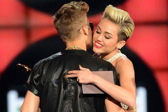 Miley Cyrus‘ın kalbi tekledi - Resim 11