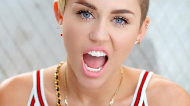 Miley Cyrus‘ın kalbi tekledi - Resim 12
