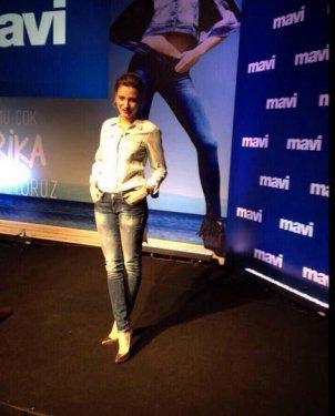 Serenay Sarıkaya yeni reklam filmi için 750 bin TL aldı