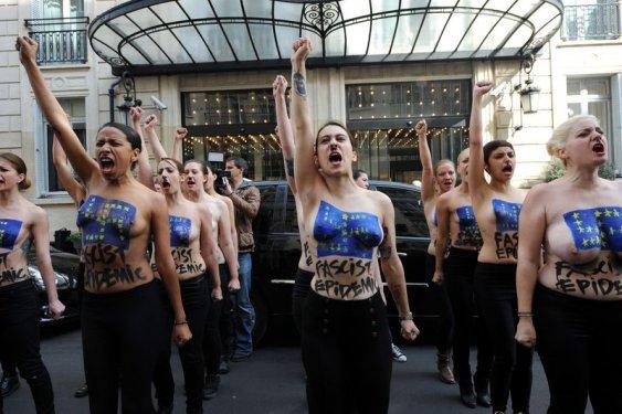 FEMEN'in Paris eylemi