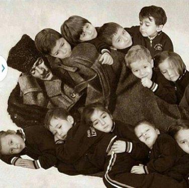 Ünlü isimlerden 23 Nisan mesajları