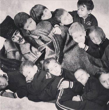 Ünlü isimlerden 23 Nisan mesajları