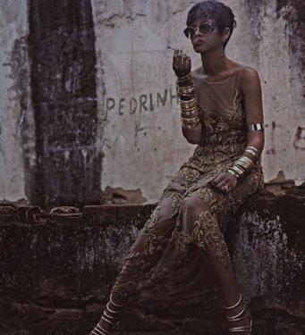 Rihanna'dan olay yaratan Instagram fotoğrafları