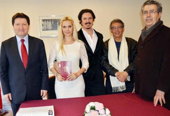 Şarkıcı Gökçe diş hekimi sevgilisi ile evlendi 