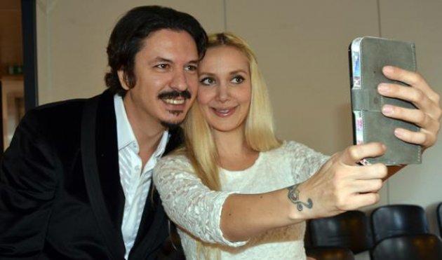 Şarkıcı Gökçe diş hekimi sevgilisi ile evlendi 