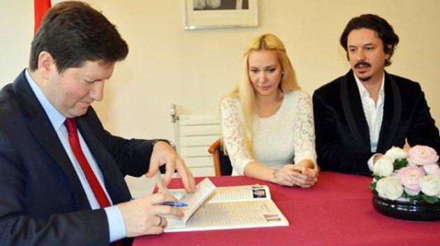 Şarkıcı Gökçe diş hekimi sevgilisi ile evlendi 