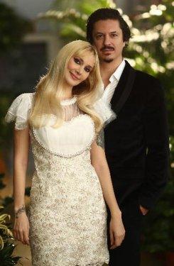 Şarkıcı Gökçe diş hekimi sevgilisi ile evlendi 