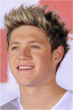 Sadece dişlerin değişimi ile evrim geçiren ünlüler