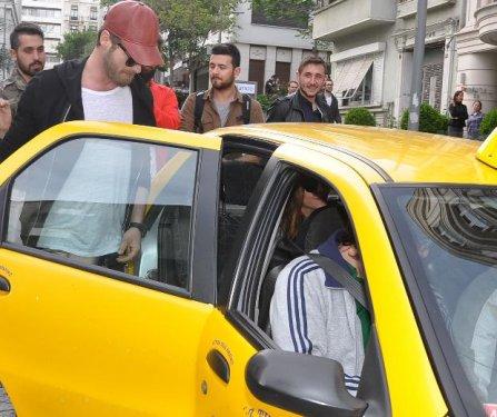 Kıvanç Tatlıtuğ sevgilisiyle Nişantaşı'nda 