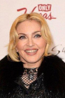 Sadece dişlerin değişimi ile evrim geçiren ünlüler