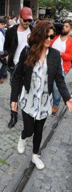 Kıvanç Tatlıtuğ sevgilisiyle Nişantaşı'nda 