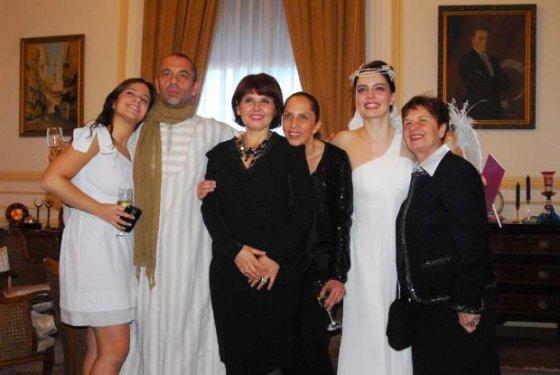 Nil Karaibrahimgil oğlunun ilk fotoğrafını yayınladı