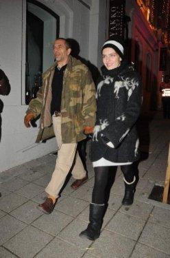 Nil Karaibrahimgil oğlunun ilk fotoğrafını yayınladı