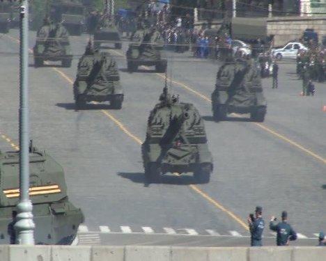 Kızıl Meydan'da gövde gösterisi