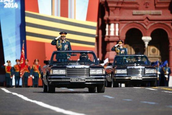 Kızıl Meydan'da gövde gösterisi