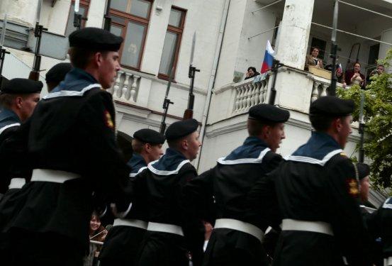 Kızıl Meydan'da gövde gösterisi