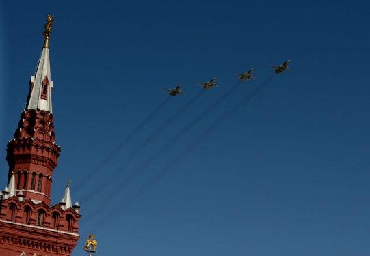 Kızıl Meydan'da gövde gösterisi