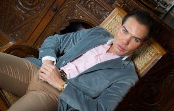 Barbie sevgilisine benzemek için değişti 