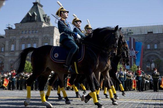 Kızıl Meydan'da gövde gösterisi