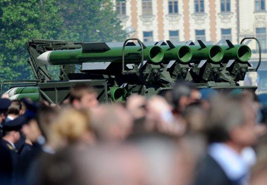 Kızıl Meydan'da gövde gösterisi