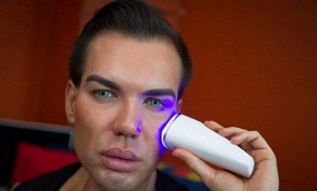 Barbie sevgilisine benzemek için değişti 