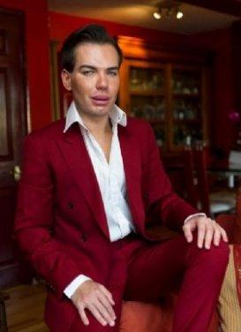 Barbie sevgilisine benzemek için değişti 