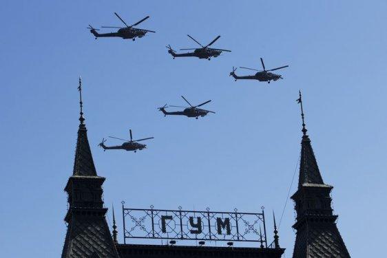 Kızıl Meydan'da gövde gösterisi