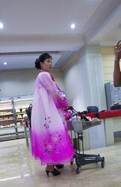 Dünyanın en otoriter ülkelerinden olan Kuzey Kore halkı 