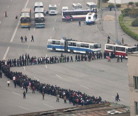 Dünyanın en otoriter ülkelerinden olan Kuzey Kore halkı 