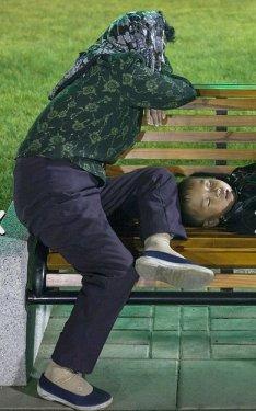 Dünyanın en otoriter ülkelerinden olan Kuzey Kore halkı 