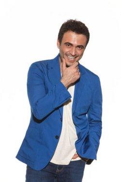 Kutsi eşi ile sevgilisi arasında kaldı