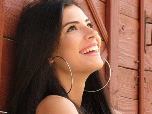 Kutsi eşi ile sevgilisi arasında kaldı