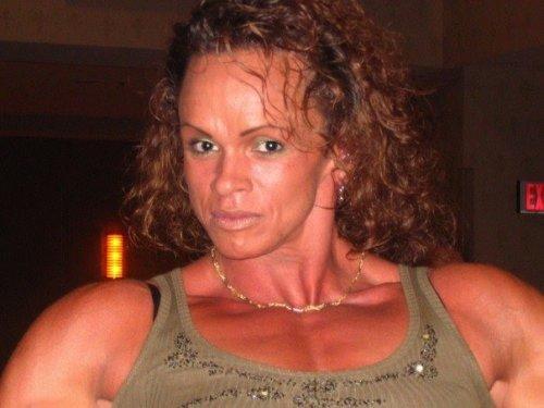 Body building şampiyonu gelin Gabrielle 