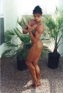 Body building şampiyonu gelin Gabrielle 