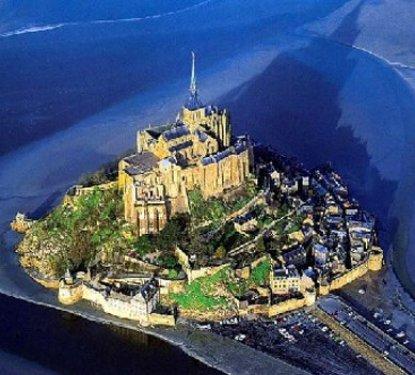 Denizin ortasındaki şehirde sadece 43 kişi yaşıyor