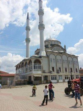 Deprem sonrası camin minaresi koptu