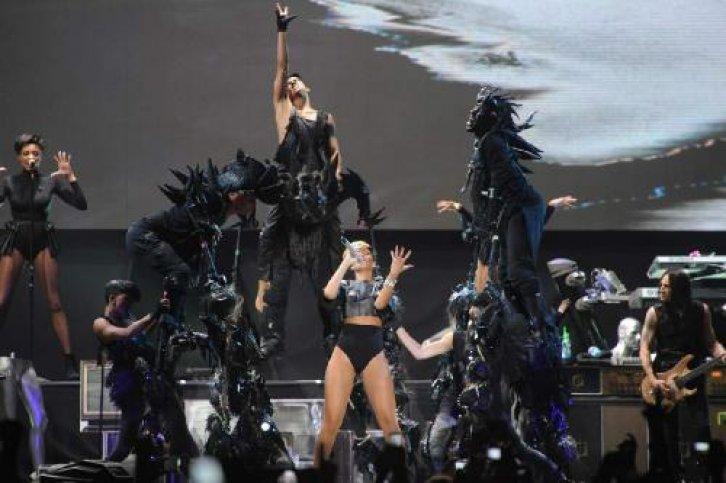 Rihanna İstanbul'u salladı - Resim 30